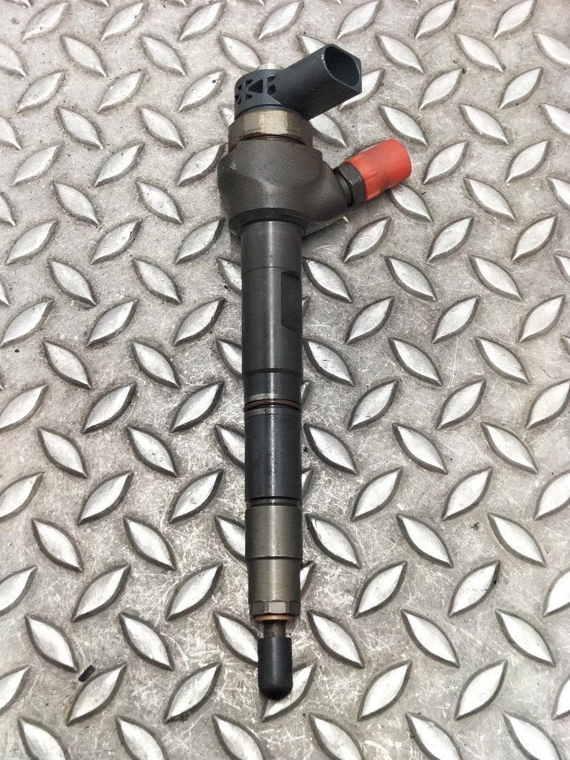 VOLKSWAGEN GOLF BRANDSTOF INJECTOR / VERSTUIVER 04L130277AJ, Ophalen of Verzenden, Gebruikt, Stiba lid