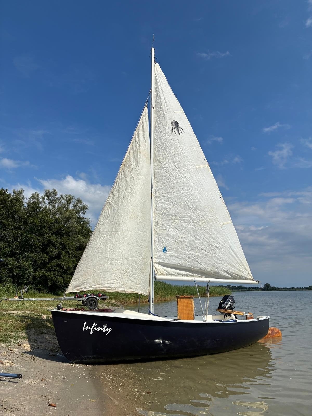 Prachtige kleine zeilboot met motor en trailer, Watersport en Boten, Kajuitzeilboten en Zeiljachten, Ophalen of Verzenden, Gebruikt