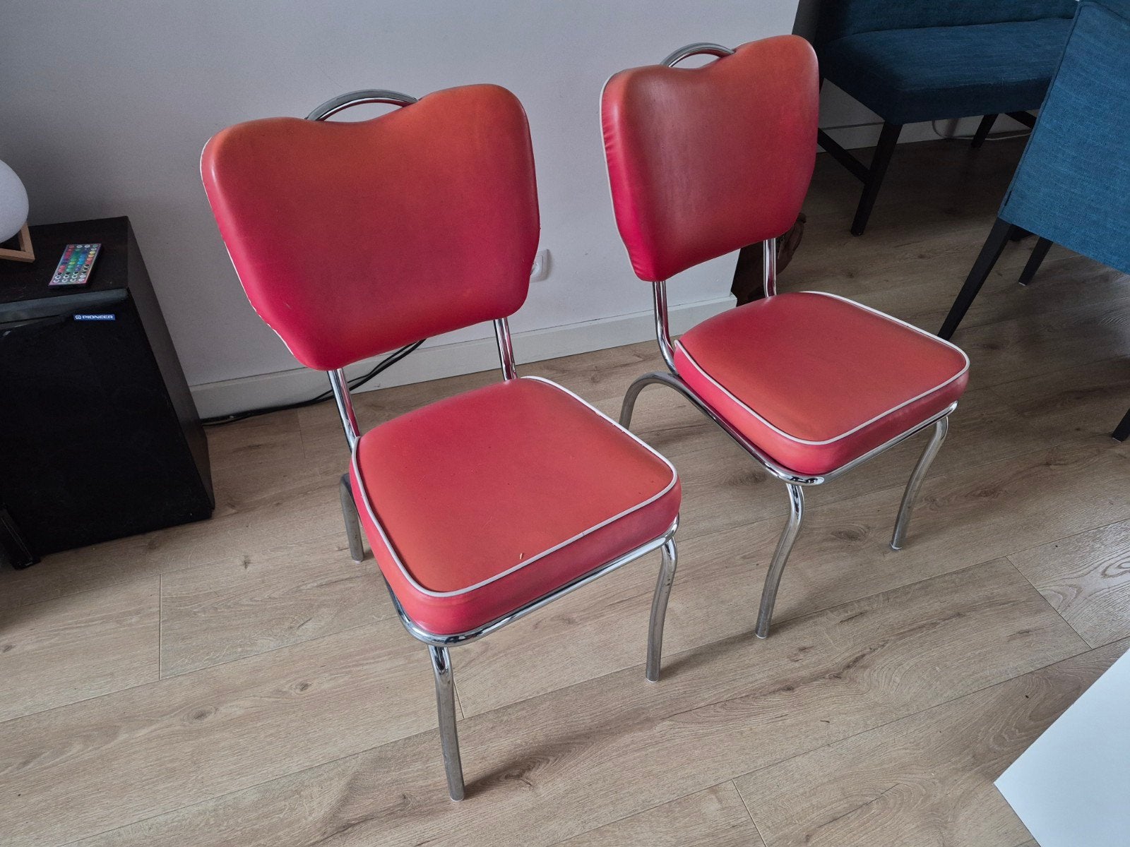 Set van 2 retro stoelen - rood met chroom, Ophalen, Gebruikt, Twee, Metaal