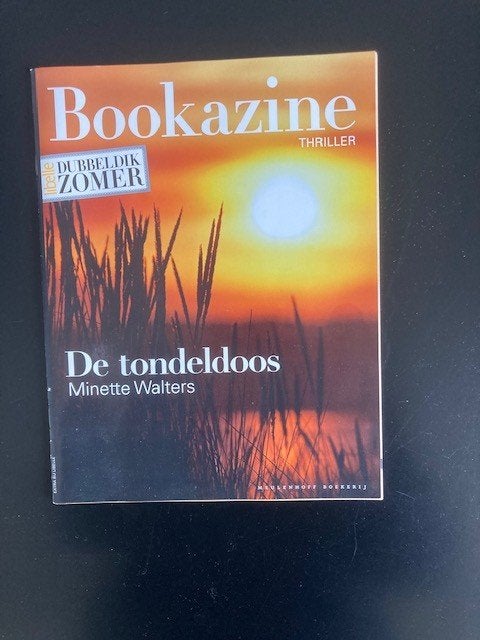 Minette Walters Bookazine Libelle De Tondeldoos 1999, Ophalen of Verzenden, Zo goed als nieuw
