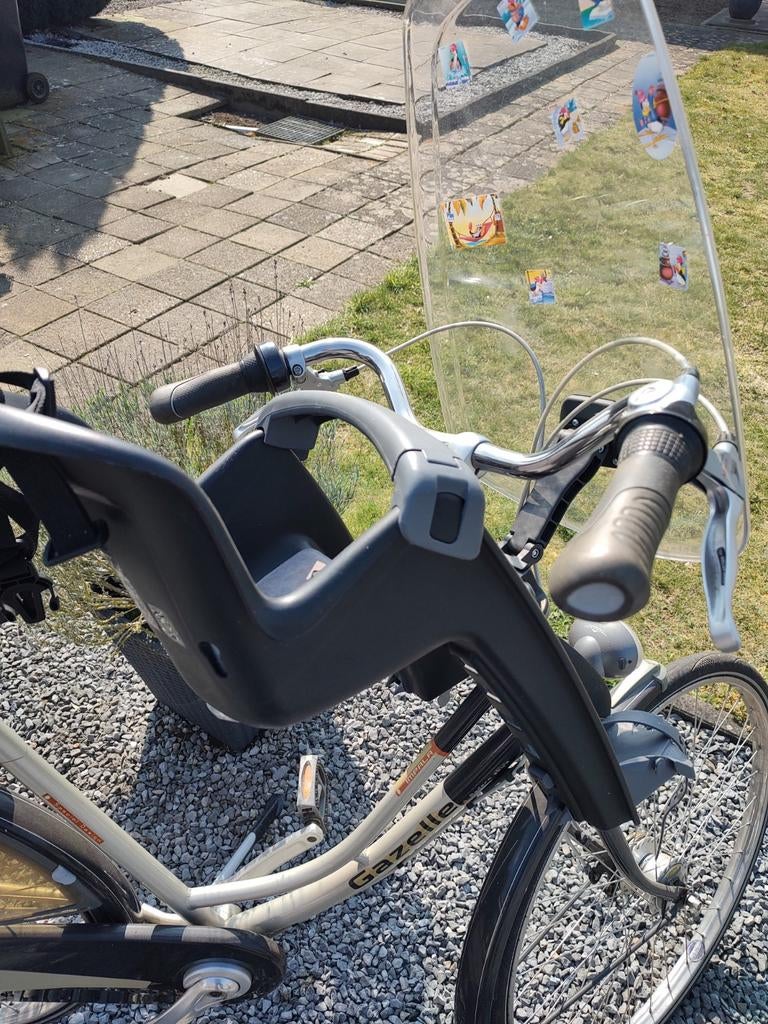 Fiets stoel voor aan het stuur, Ophalen, Voetsteuntjes