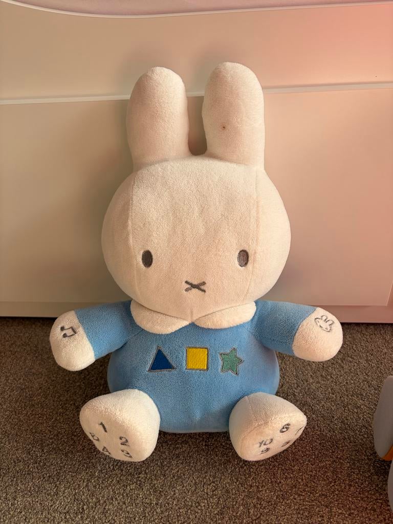 Nijntje Interactieve Knuffel op Batterijen, Overige merken, Konijn, Nijntje, Ophalen of Verzenden