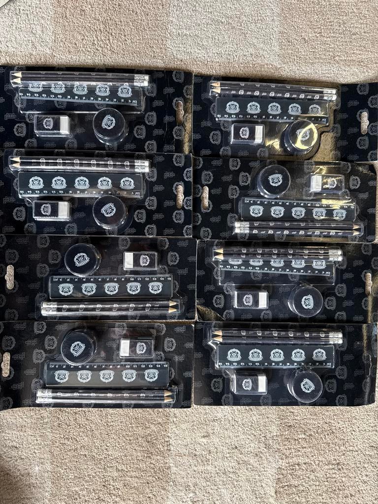 8x Broederliefde potlodenset. 2 potloden, gum, puntenslijper, Intersale, Ophalen of Verzenden, Zo goed als nieuw, Potlood of Stift