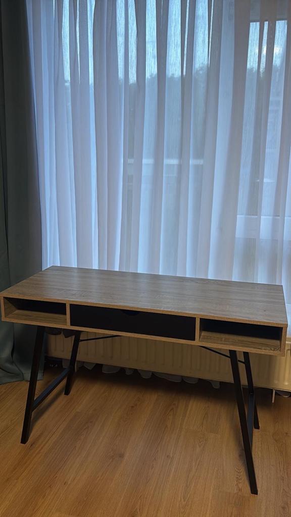 Tv meubel met houtlook en zwarte metalen poten, Ophalen