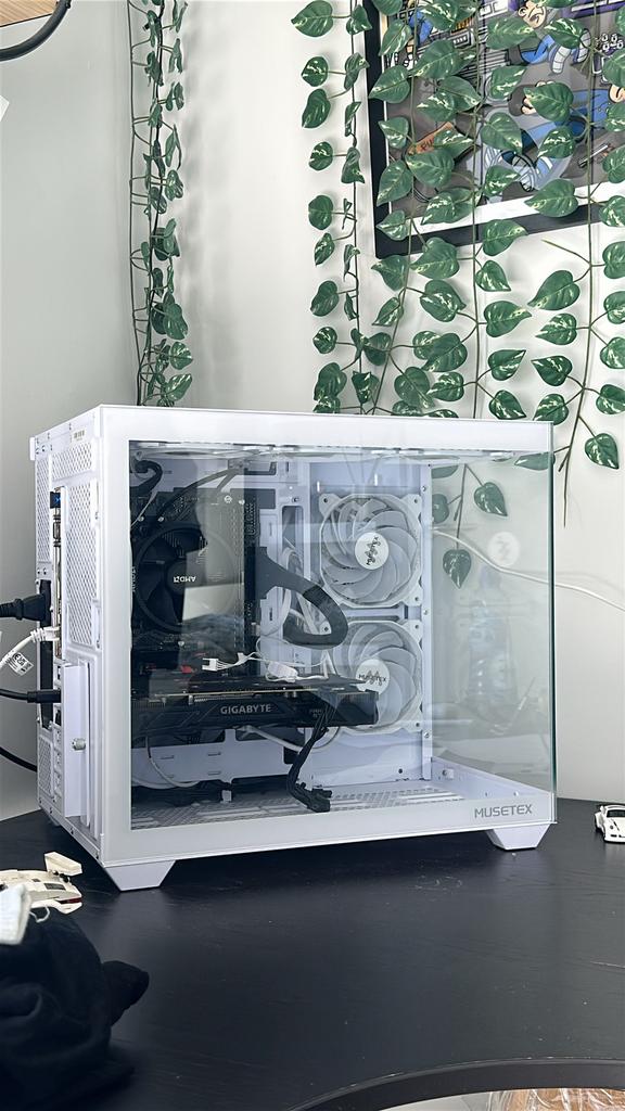 Complete Witte Fishtank Gaming Pc + Monitor -> 0.5 Jaar oud, Ophalen, Zo goed als nieuw, Gaming, SSD