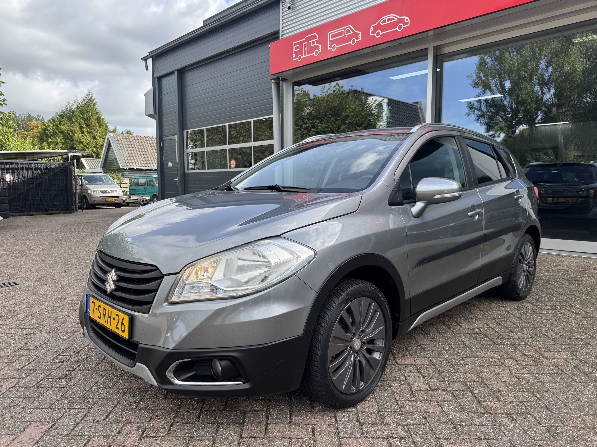 Suzuki S-Cross 1.6 Exclusive Trekhaak, Camera, Cruise, Clima, Stof, 4 cilinders, 400 kg, 49 €/maand