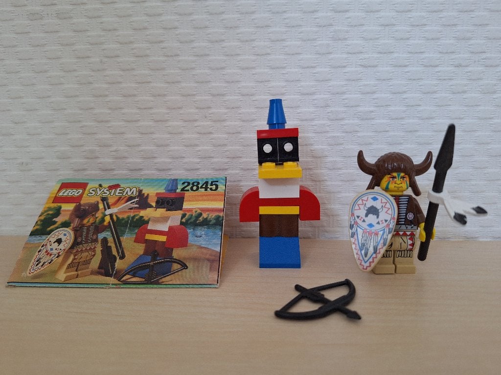 * Lego System: 2845 Indiaan Chief met totempaal *, Gebruikt, Lego, Ophalen of Verzenden, Compleet