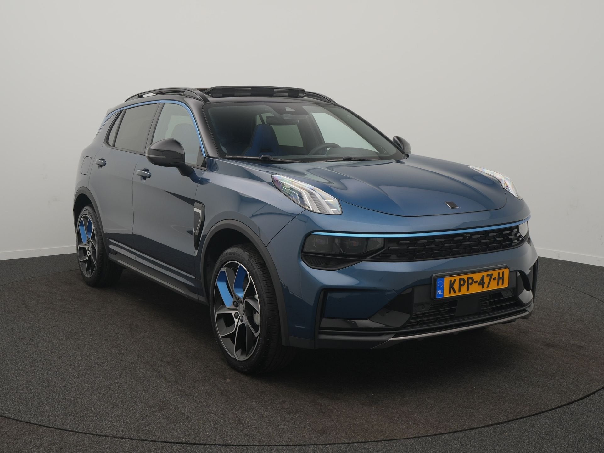 Lynk & Co 01 1.5 - RIJKLAARPRIJS - 360 Camera - Zwarte hemel, Auto's, 12 maanden, Stof, Blauw, Overige brandstoffen