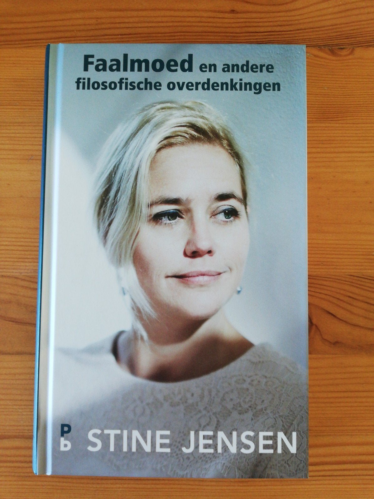 Faalmoed en andere filosofische overdenkingen - Stine Jensen, Ophalen of Verzenden, Zo goed als nieuw, Wijsbegeerte of Ethiek