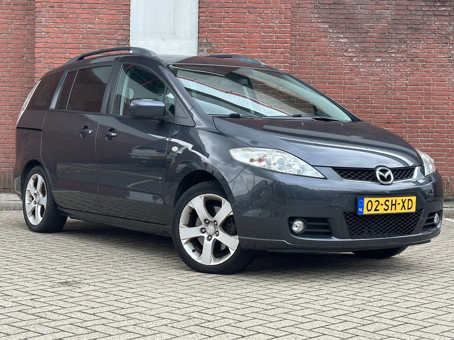 Mazda 5 1.8 Executive|7 PERSOONS|AIRCO|VERBRUIKT OLIE|, Auto's, Gebruikt, 1370 kg, 4 cilinders, Handgeschakeld