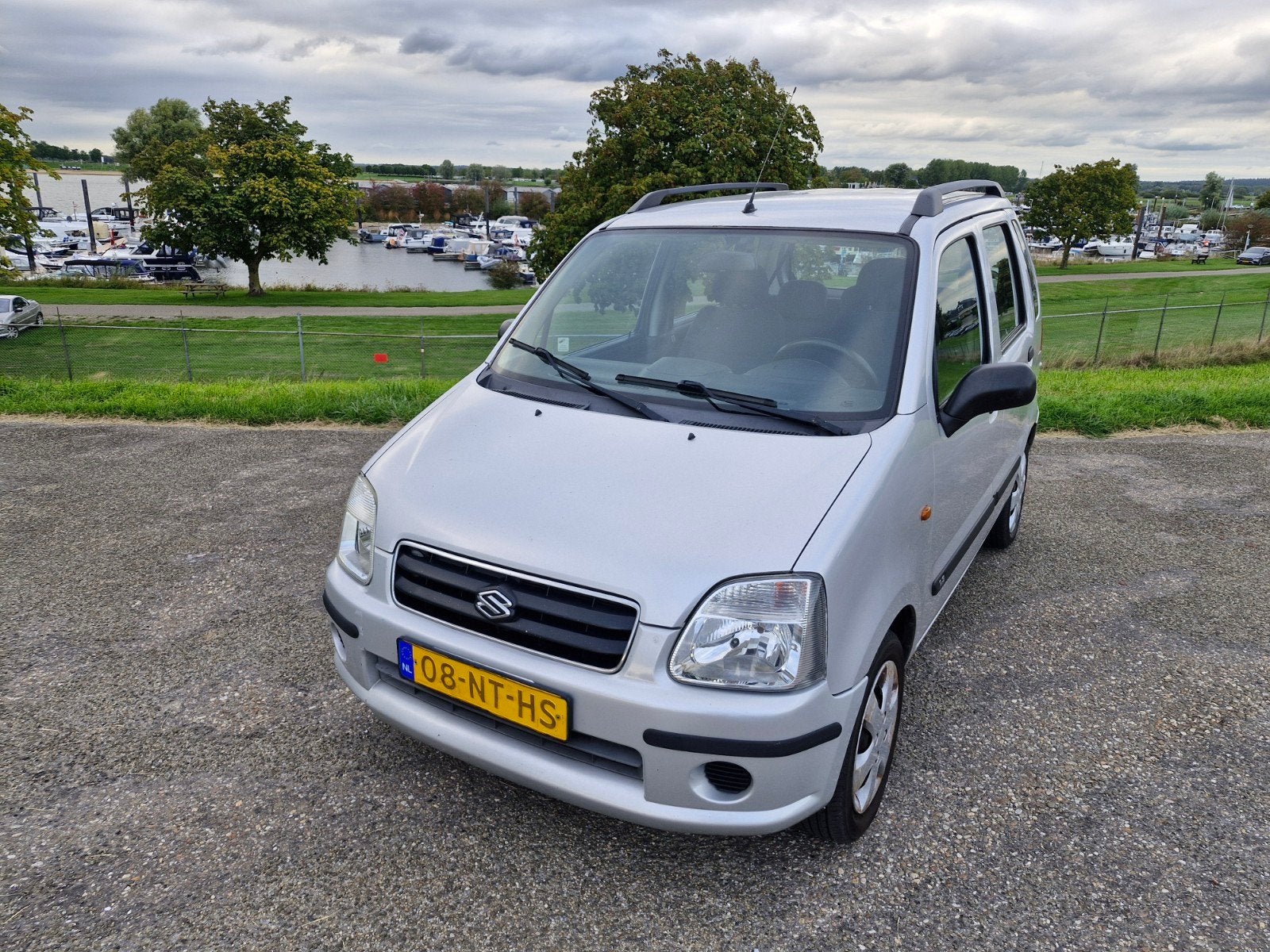 Suzuki Wagon R+ 1.3 2004 Grijs Apk tot 25-04-2027 Goed lezen, Voorwielaandrijving, Stof, 40 €/maand, Wagon R+