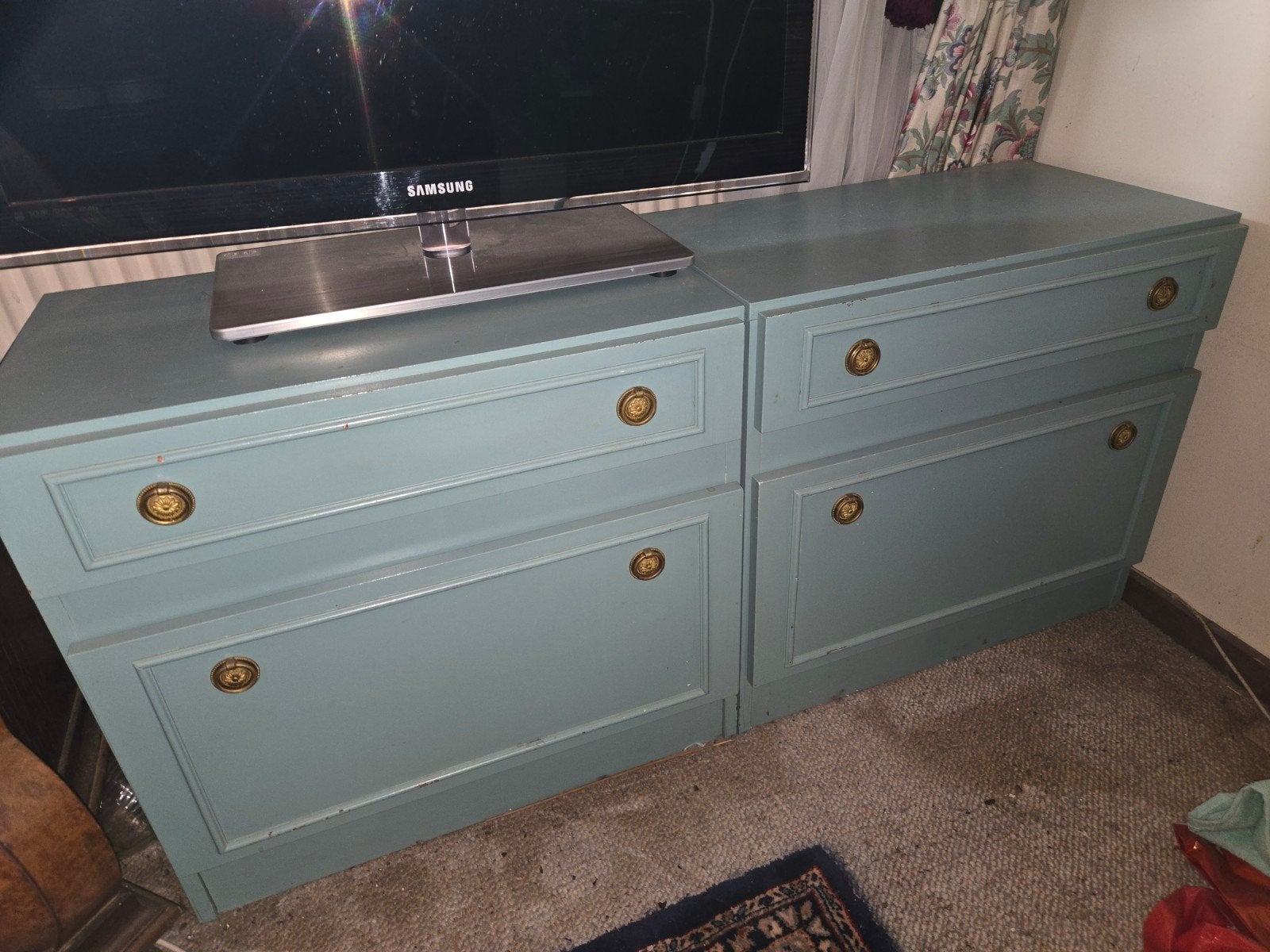 2 nachtkastjes met la en klep blauw groen messing beslag, Huis en Inrichting, Ophalen