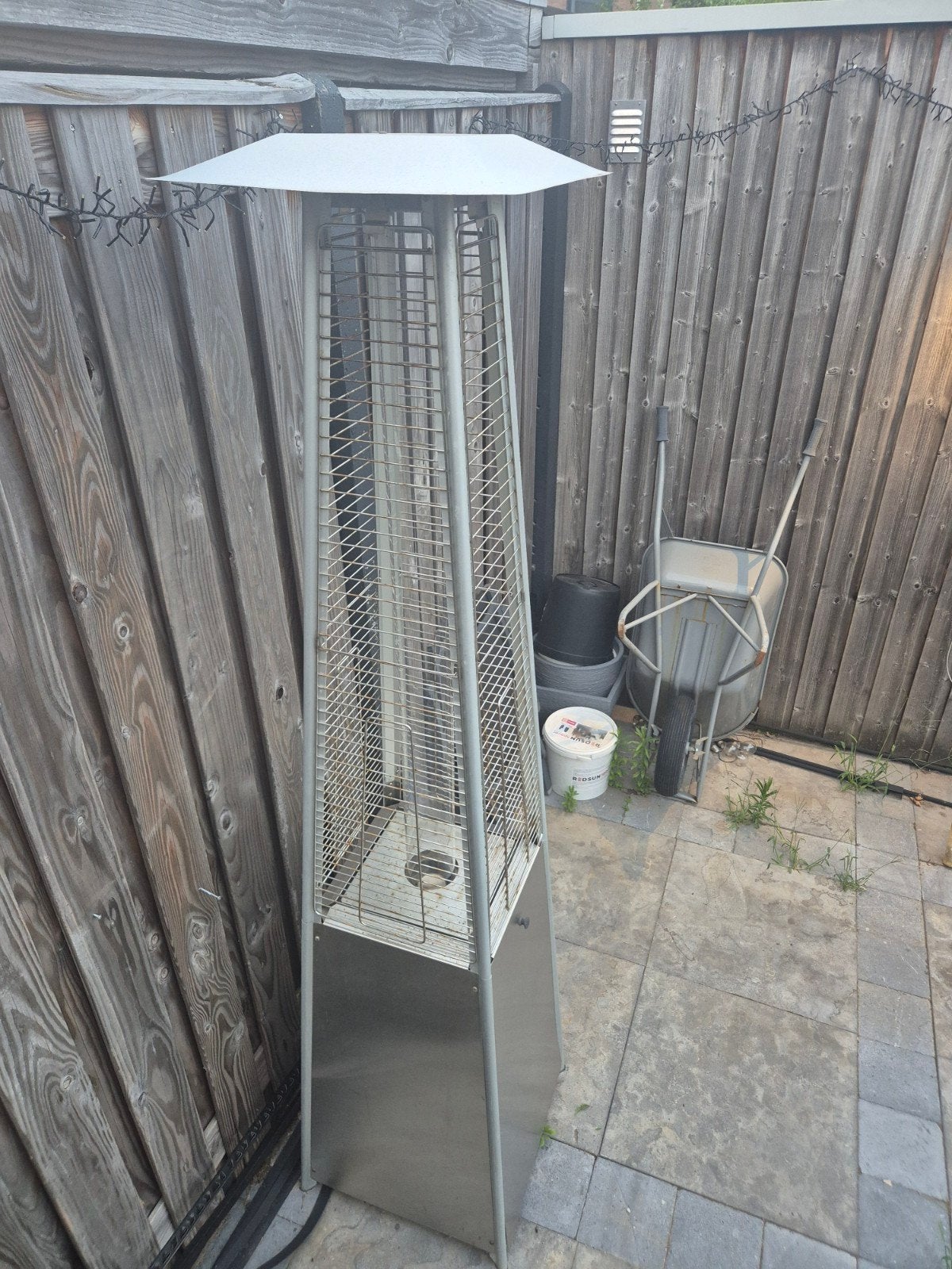 Terrasverwarmer op gas - RVS piramide model, Tuin en Terras, Terrasverwarmers, Ophalen, Gebruikt, Gas, Vloer