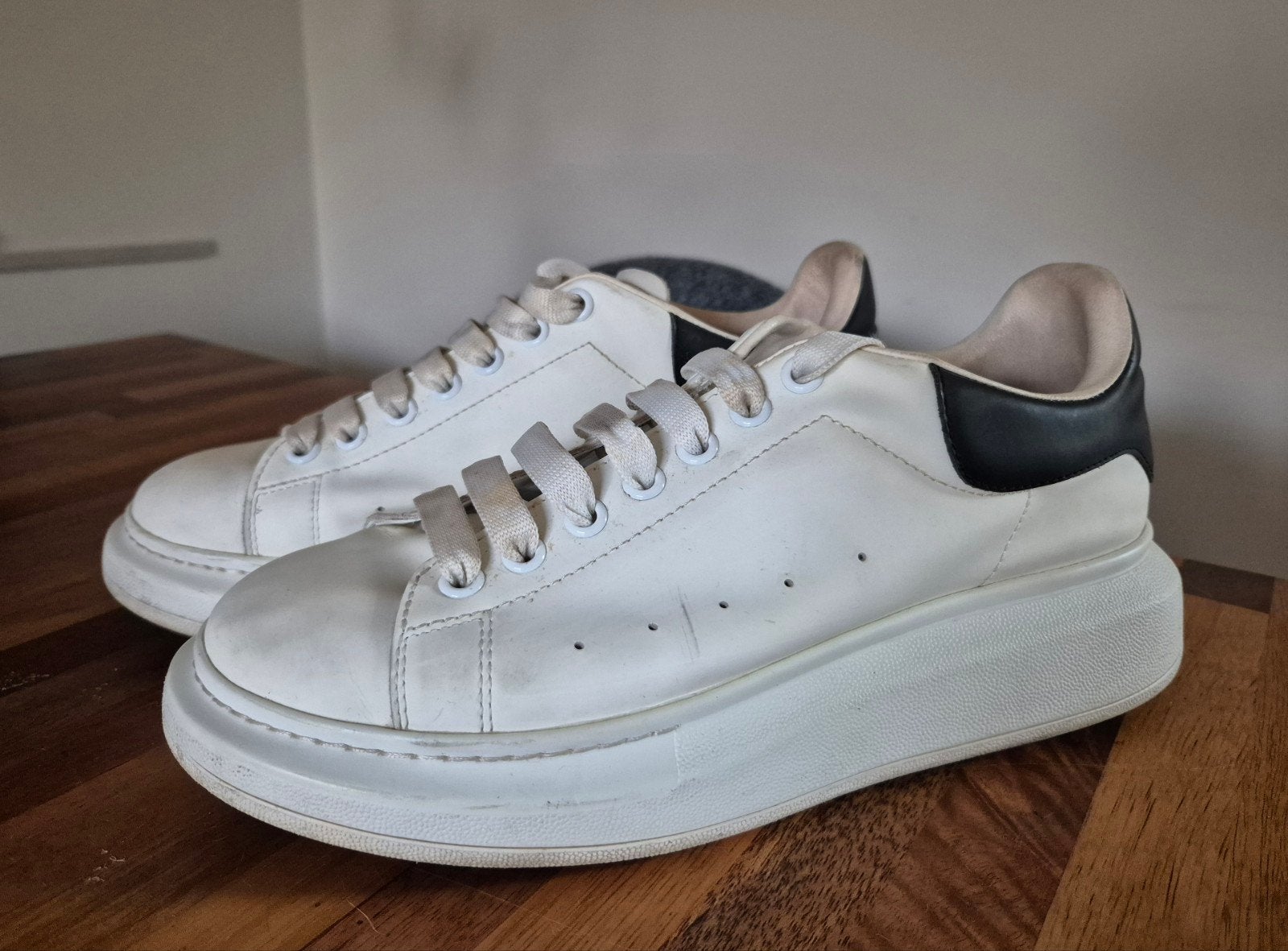 Alexander McQueen Sneakers - Maat 43, Kleding | Heren, Alexander McQueen, Wit, Ophalen of Verzenden, Sneakers of Gympen