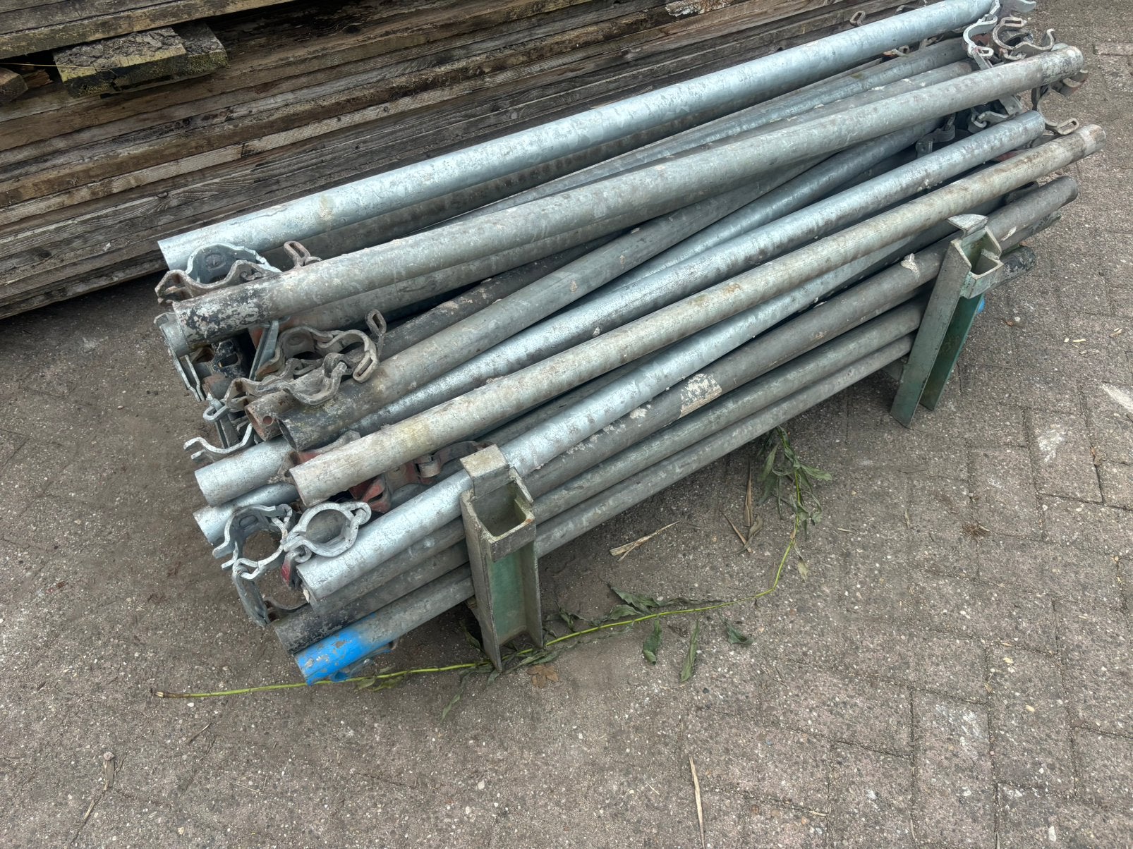 Uitzetkorteling Steiger - 132 cm HOH - Gebruikt - 42 stuks, Ophalen, Gebruikt, Gevelsteiger, Minder dan 2 meter