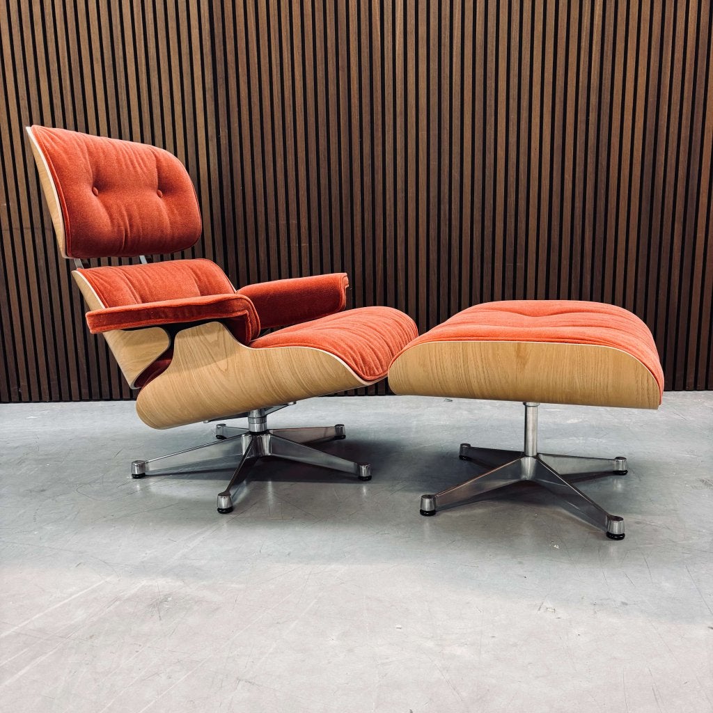 Eames Lounge Chair | Chestnut Shell & Brandy Calma, Ophalen of Verzenden