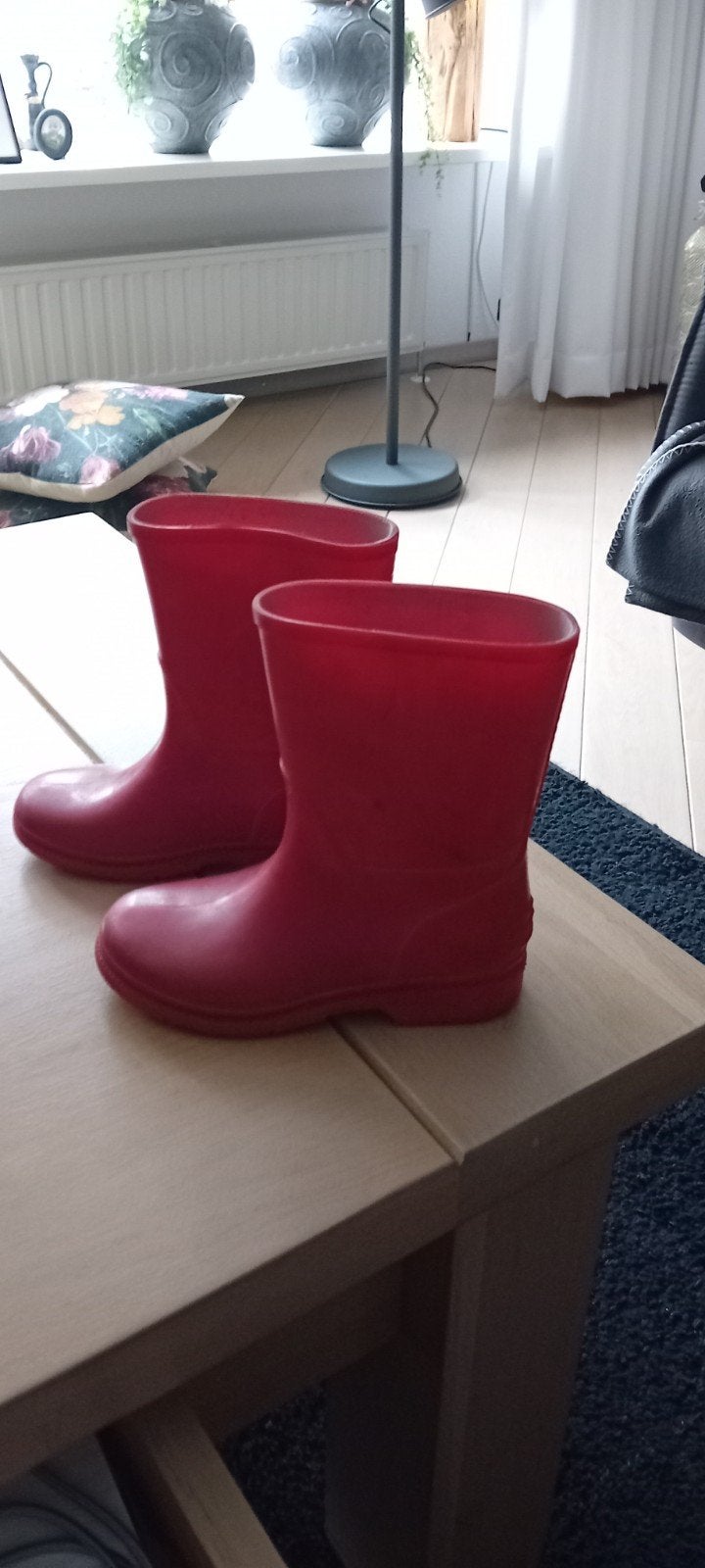 Kinder regenlaarzen en warme pantoffels - weinig gebruikt, Ophalen, Gebruikt, Diverse, Jongen of Meisje