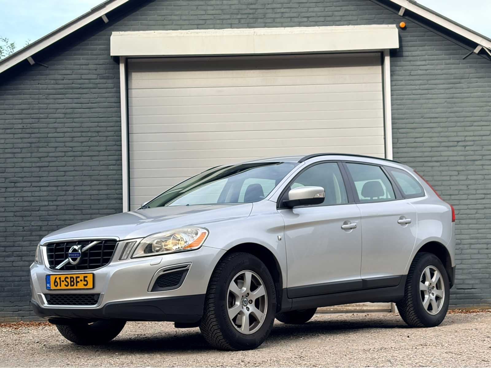 2010 Volvo XC60 AUTOMAAT 2.0T Kinetic Personenauto, Auto's, Euro 5, 4 cilinders, XC60, 93 €/maand