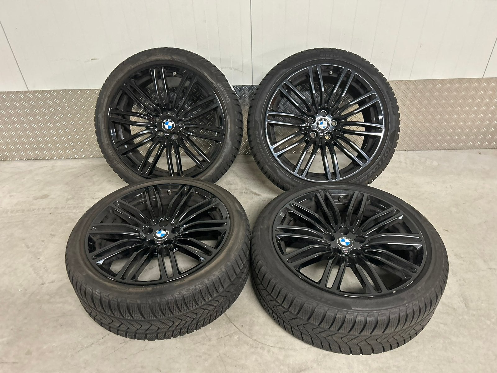 Originele BMW G30 G31 5 serie 19 inch 664M Pirelli winter, Banden en Velgen, Winterbanden, Personenwagen, **