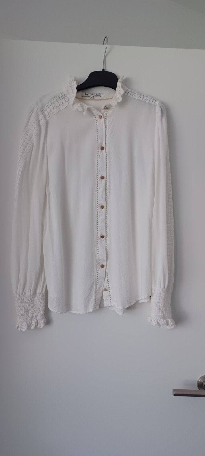Nukus beige blouse maat M, Maat 38/40 (M), Wit, Ophalen of Verzenden, Zo goed als nieuw