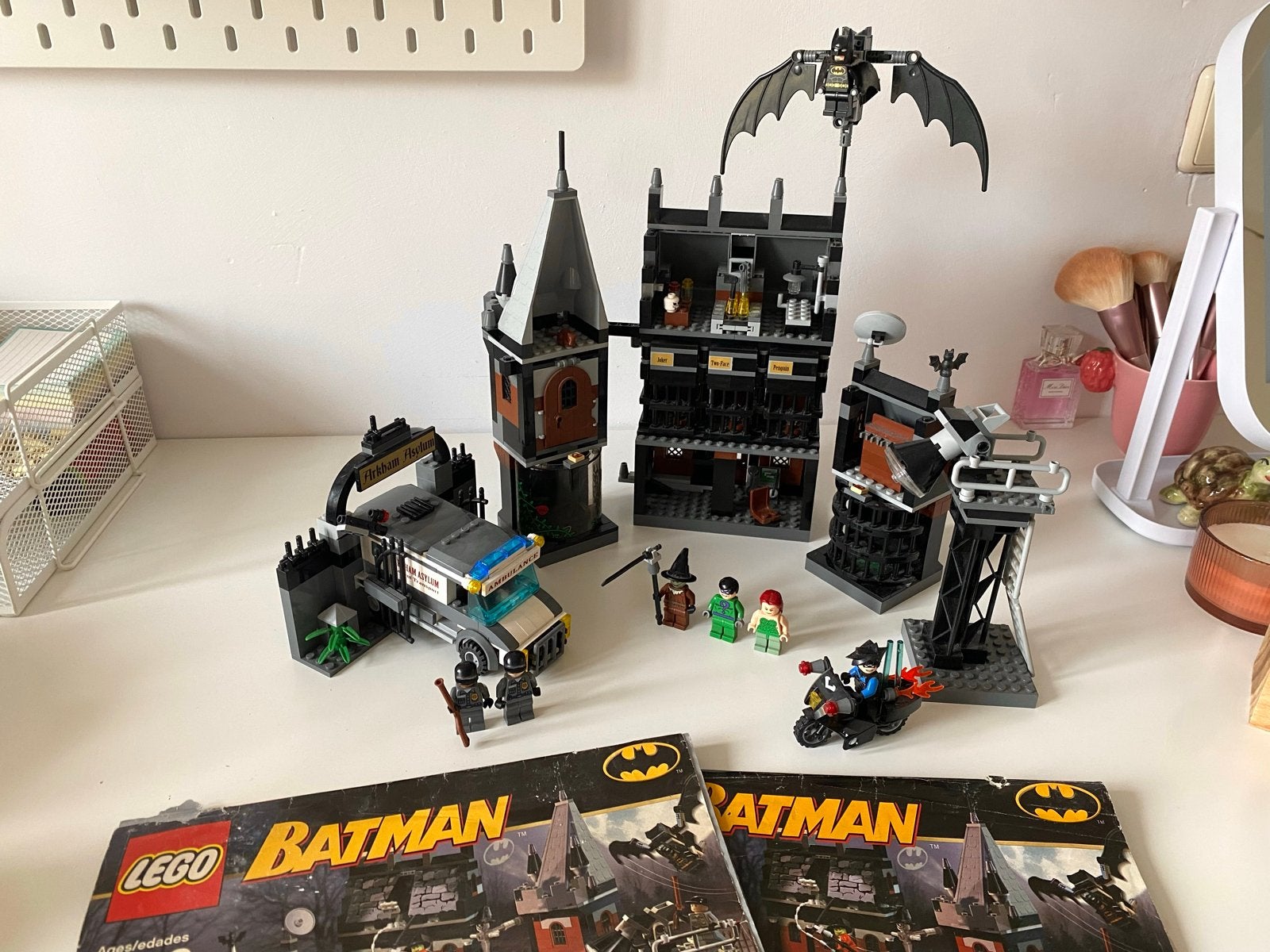 Lego Batman 7785 Arkham Asylum (2006) met instructies, Ophalen of Verzenden, Gebruikt