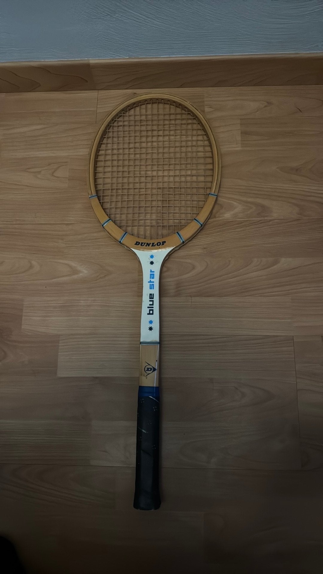 Vintage tennis racket van blue star dunlop, Sport en Fitness, Ophalen of Verzenden, Zo goed als nieuw, Racket, L3