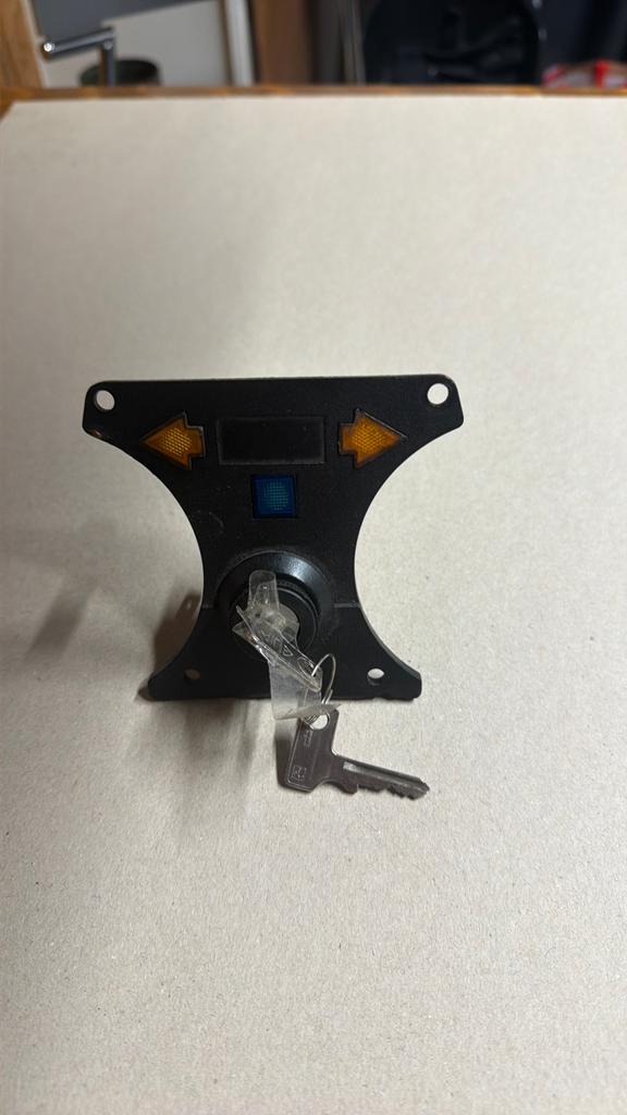 Een afdekplaatje cockpit met slot en de lampjes, Ophalen of Verzenden, Gebruikt, Overige typen