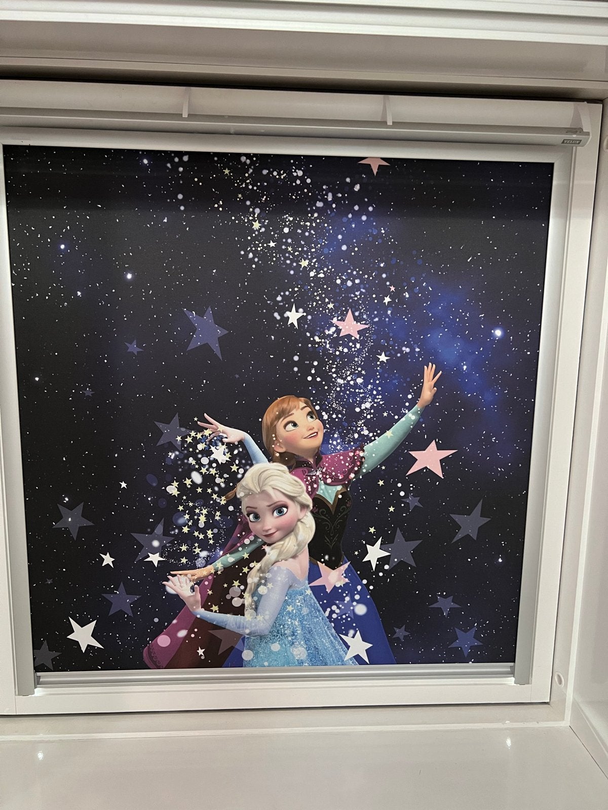 2x VELUX Disney Frozen verduisterend rolgordijn Elsa en Anna, Ophalen, Gebruikt, Gordijnen of Lamellen, Meerkleurig