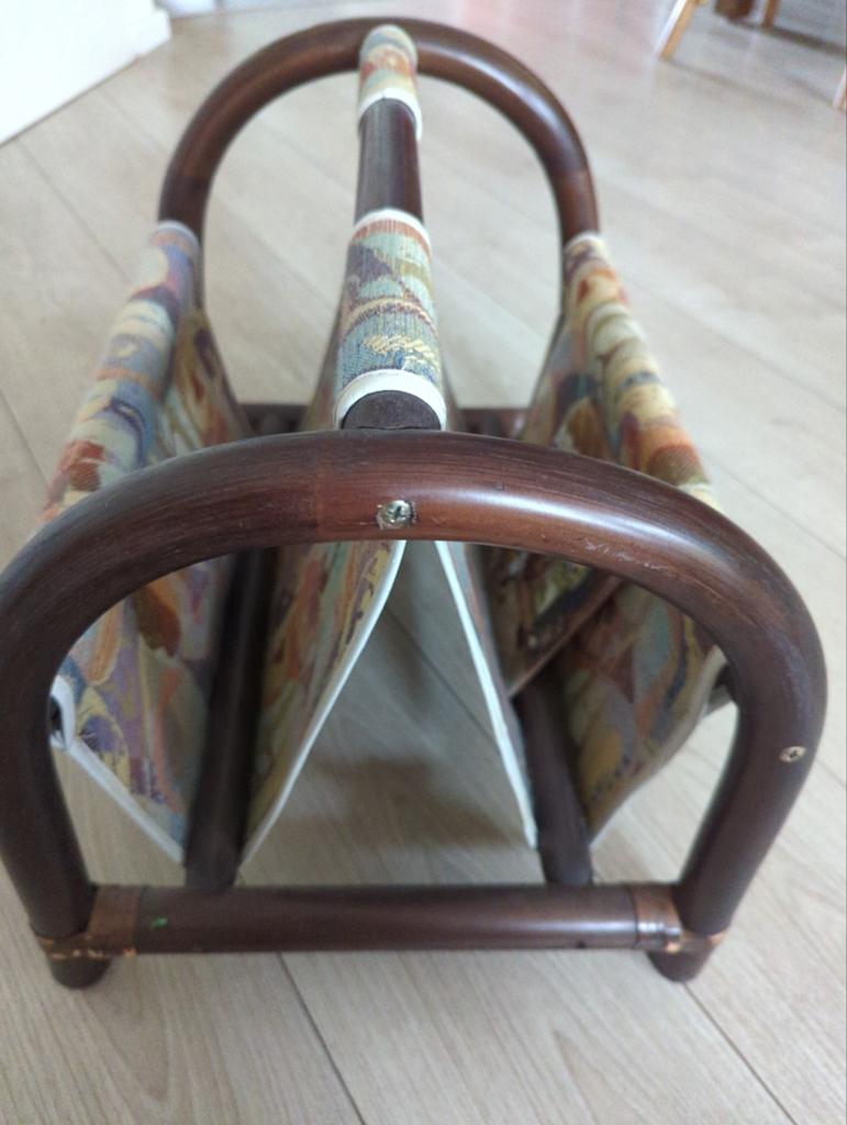 Retro lectuurbak / tijdschriftenhouder met stoffen bekleding, Huis en Inrichting, Woonaccessoires | Krantenbakken en Lectuurbakken