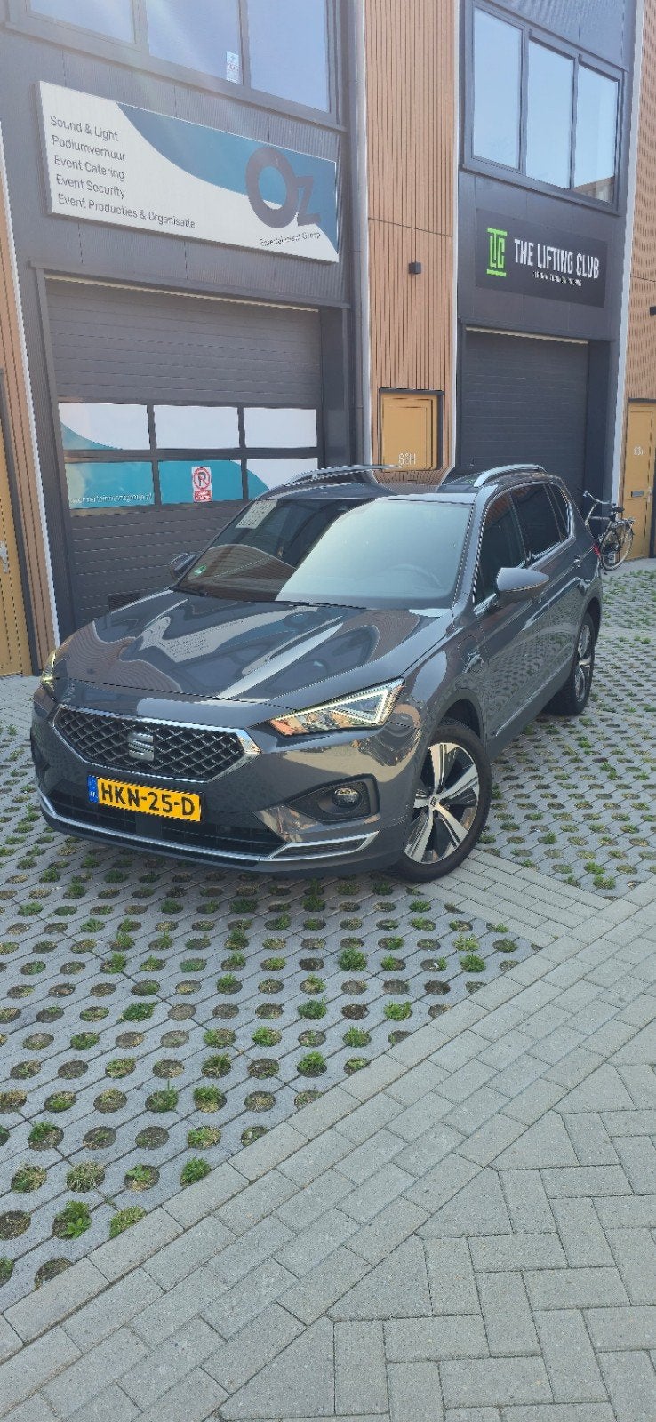 Seat Tarraco 1.4 TSI E-hybrid Phev 245pk Dsg-6 2021 Grijs, Auto's, Seat, Stoelverwarming, 1800 kg, 4 cilinders, Alcantara