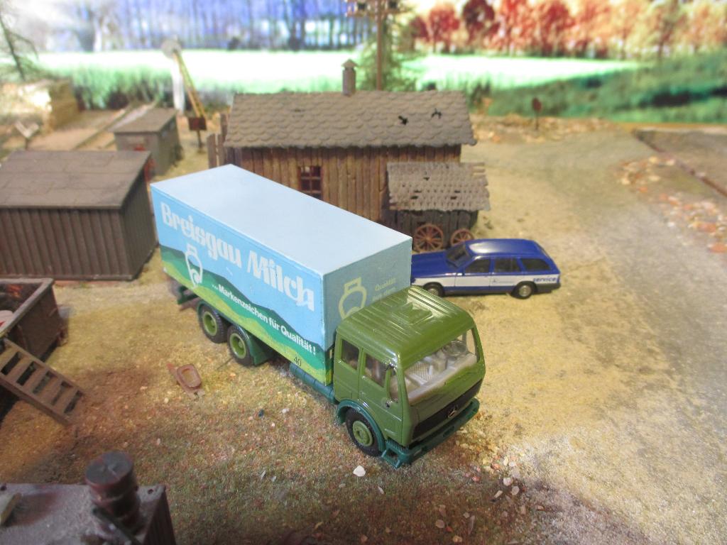 Mercedes Benz NG bakwagen Breisgau Milch - Herpa, Ophalen of Verzenden, Gebruikt, Bus of Vrachtwagen, Herpa
