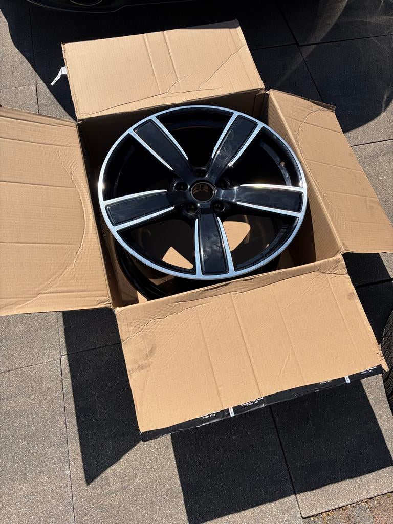 22" Sport Classic II Velg Achter Porsche Cayenne 2017>> Nieu, Auto-onderdelen, Ophalen of Verzenden, Nieuw, Terreinwagen, Velg(en)