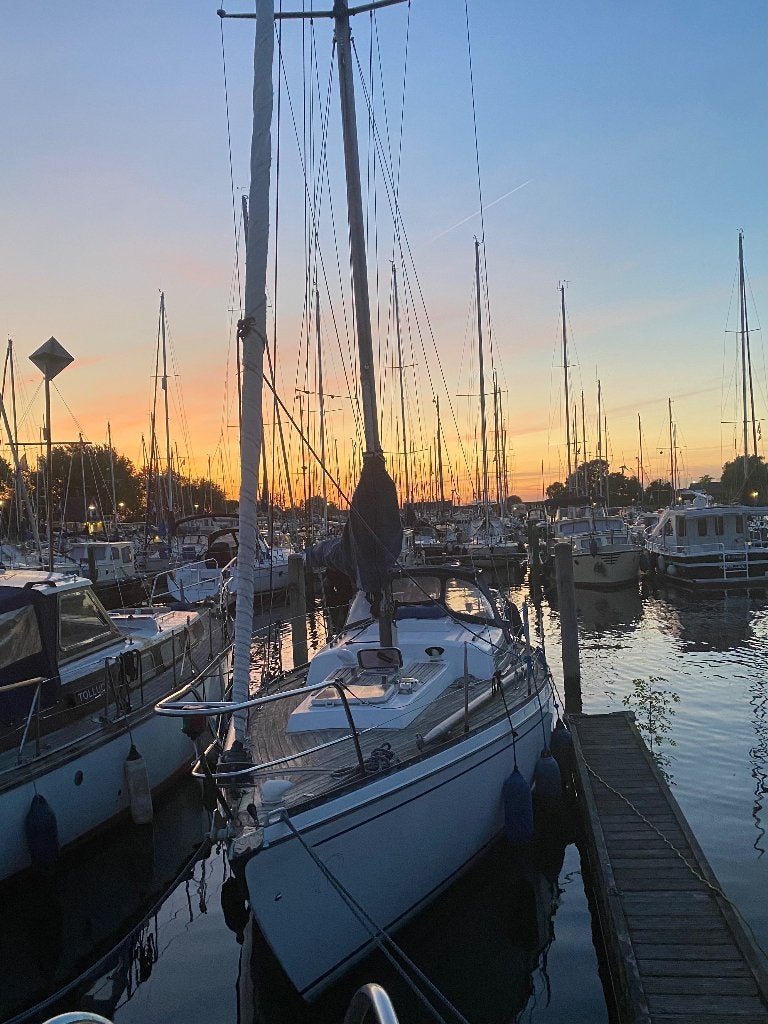 Victoire 933 zeilklaar met Volvo Penta en Webasto, 9 m, Gebruikt, Binnenboordmotor, Diesel