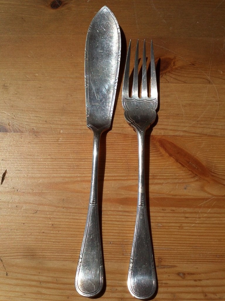 Vork en mes mooi antiek silverplate visbestek uit Engeland.