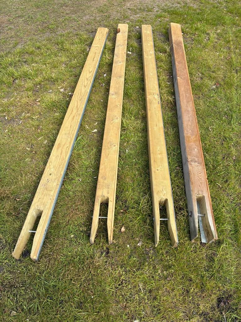 Houten staanders met beton poeren - Type Howik, Ophalen, Gebruikt, 250 cm of meer, Palen