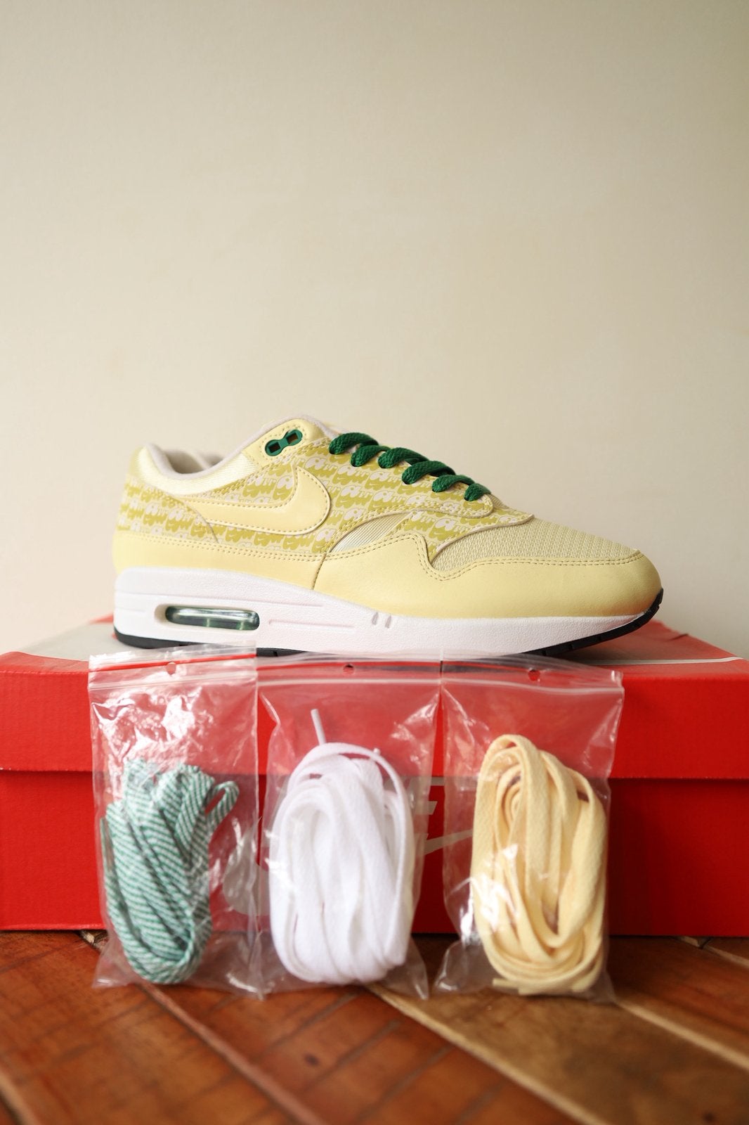 Air max 1 powerwall maat 42, Ophalen, Overige kleuren, Sneakers of Gympen, Zo goed als nieuw