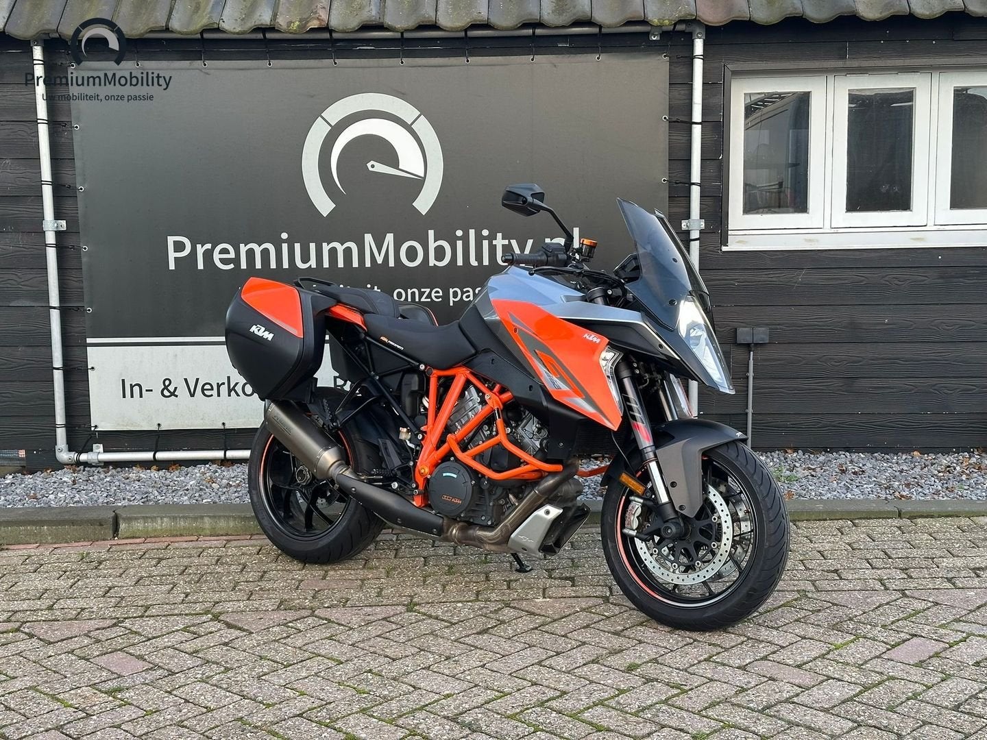 KTM 1290 SUPER DUKE GT (bj 2017), Motoren, 2 cilinders, KTM, Motorrijbewijs A, Bedrijf