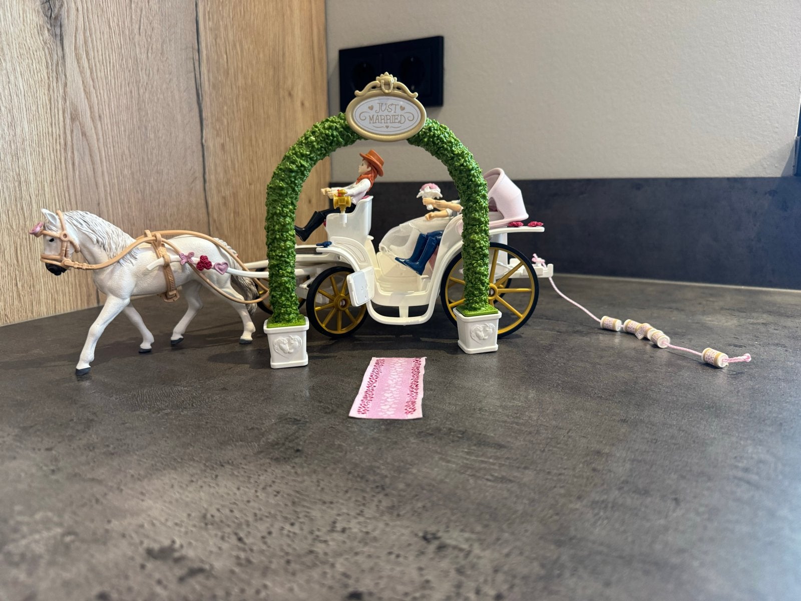 Schleich Bruiloft Koets met Paard en Figuren, Ophalen of Verzenden, Zo goed als nieuw
