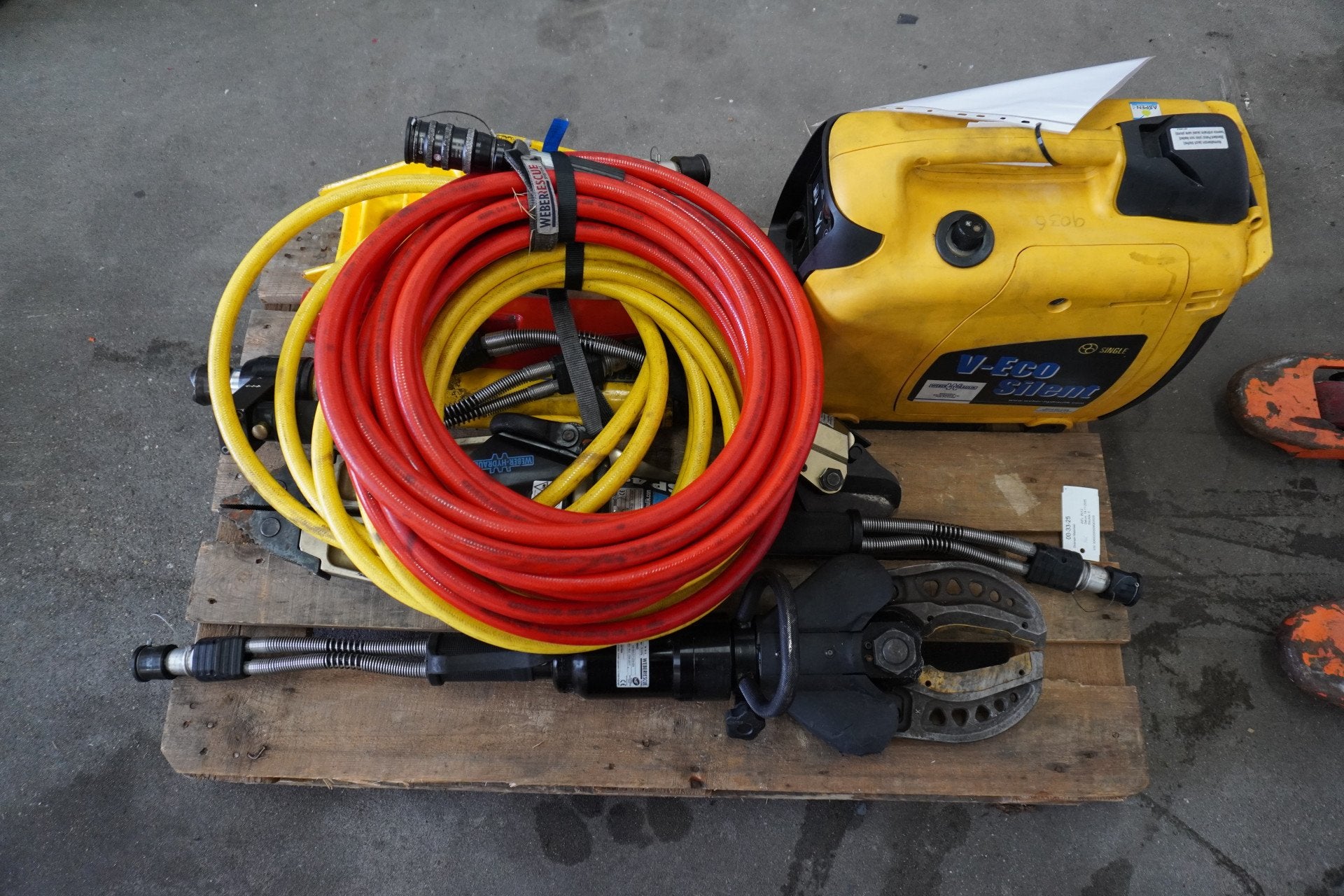 Weber Rescue set redgereedschap Nr. V303 | o.a. 2x Knipper |, Autobedrijf Van der Veen Groningen B.V., Info@vdveen.nl, Friesestraatweg 257
9746TJ  GRONINGEN, NL