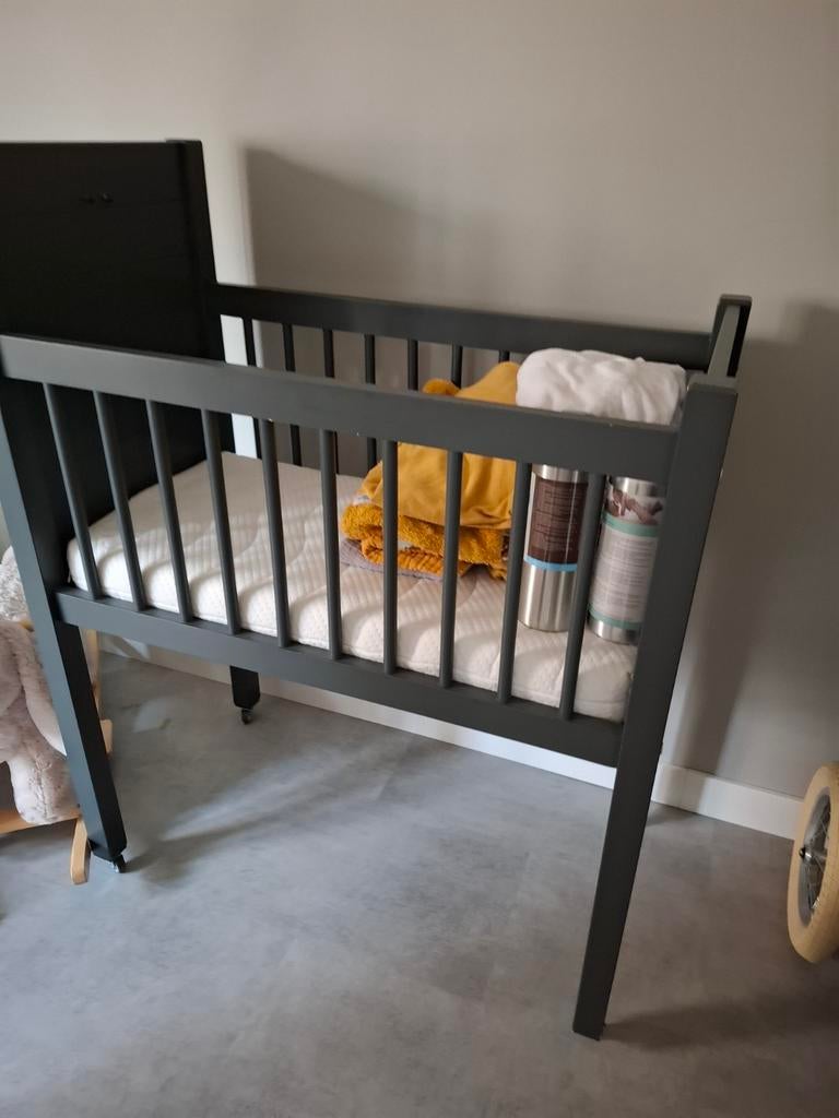 Babywiegje met extra's, Ophalen, Zo goed als nieuw, Ledikant