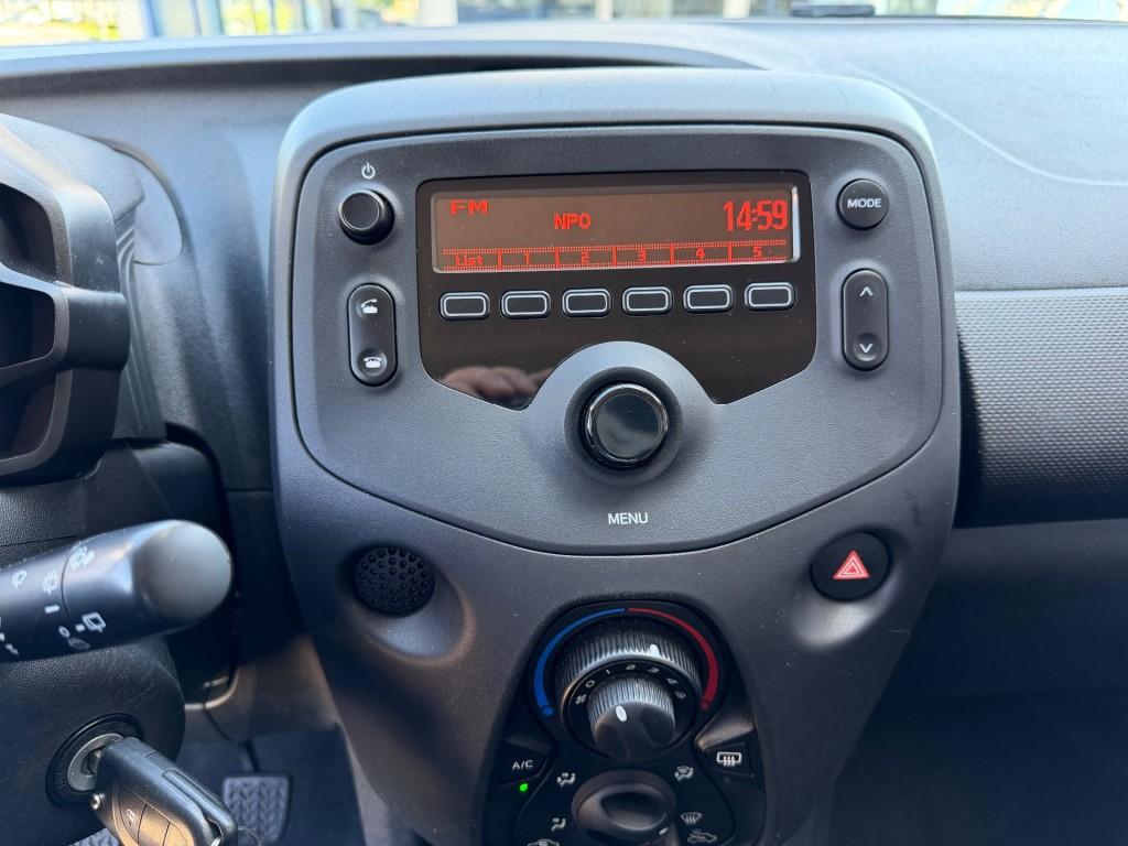 Toyota AYGO 1.0 VVT-I X-FUN AIRCO, Start-stop-systeem, Gebruikt, Euro 6, 4 stoelen