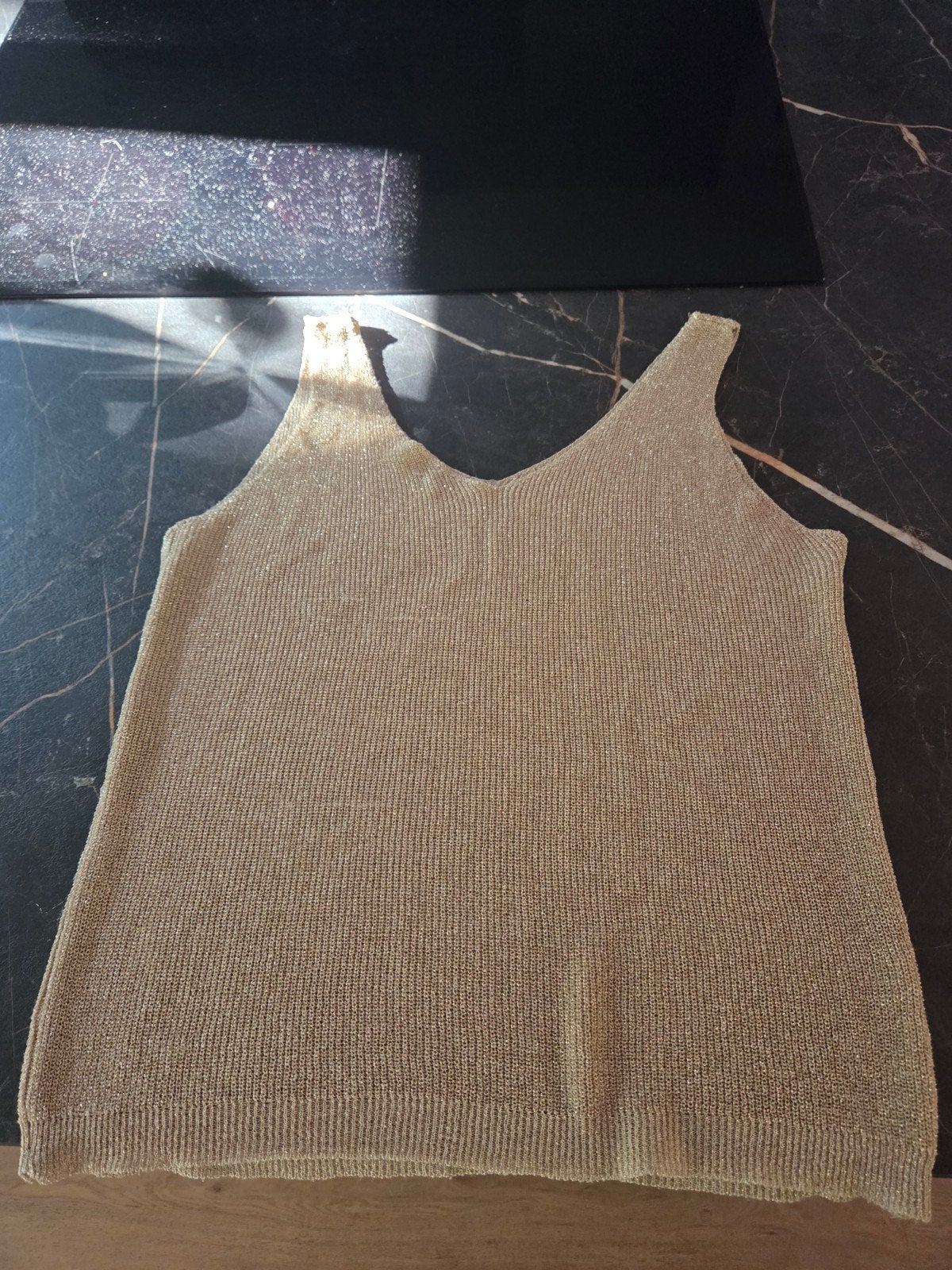 Gouden glitter top met V-hals, Maat 46/48 (XL) of groter, Ophalen of Verzenden, Zonder mouw, Goud