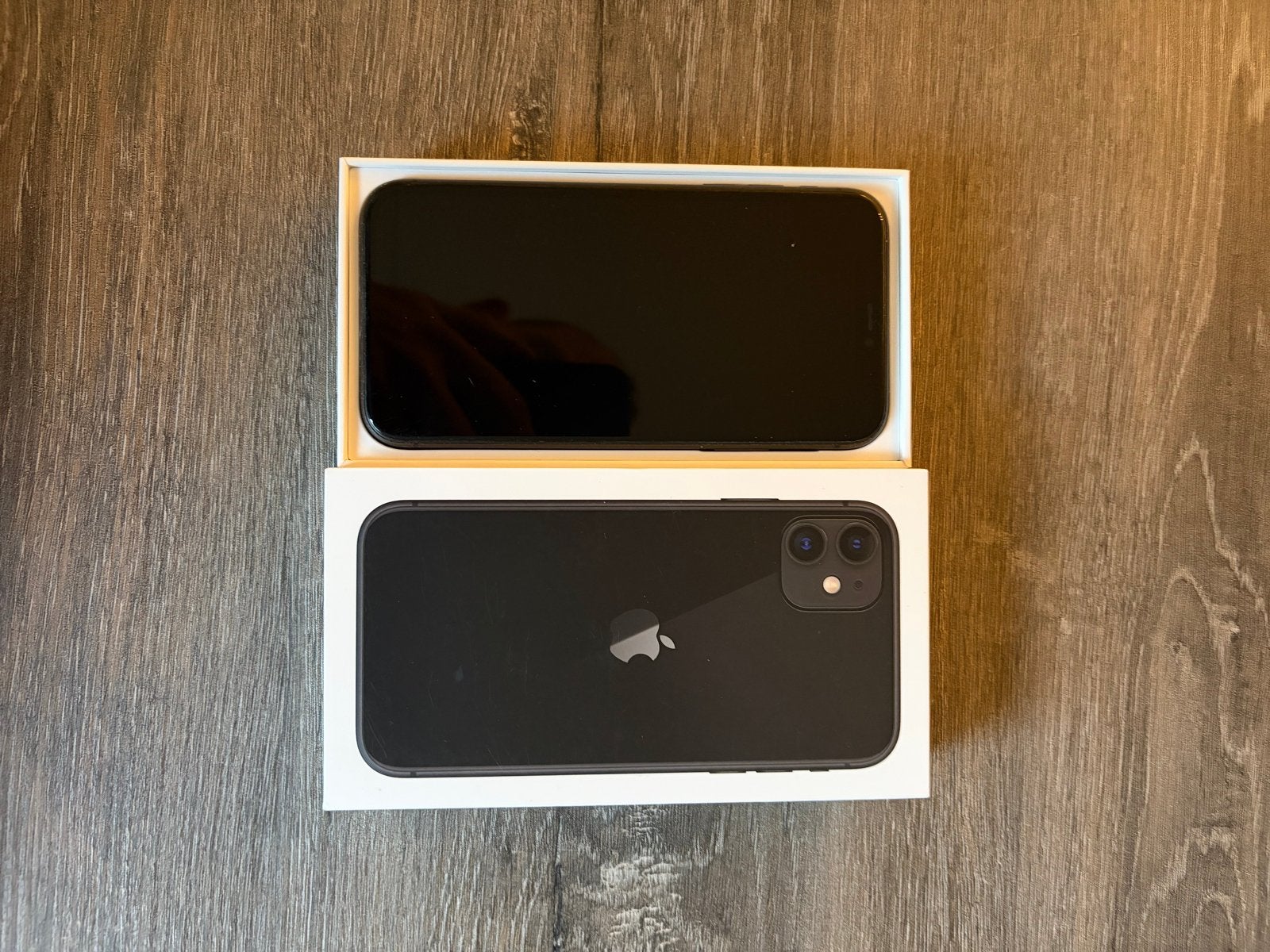 iPhone 11 Zwart - Gebarsten achterkant, 74% batterij, Telecommunicatie, Mobiele telefoons | Apple iPhone, Ophalen, Zwart, IPhone 11