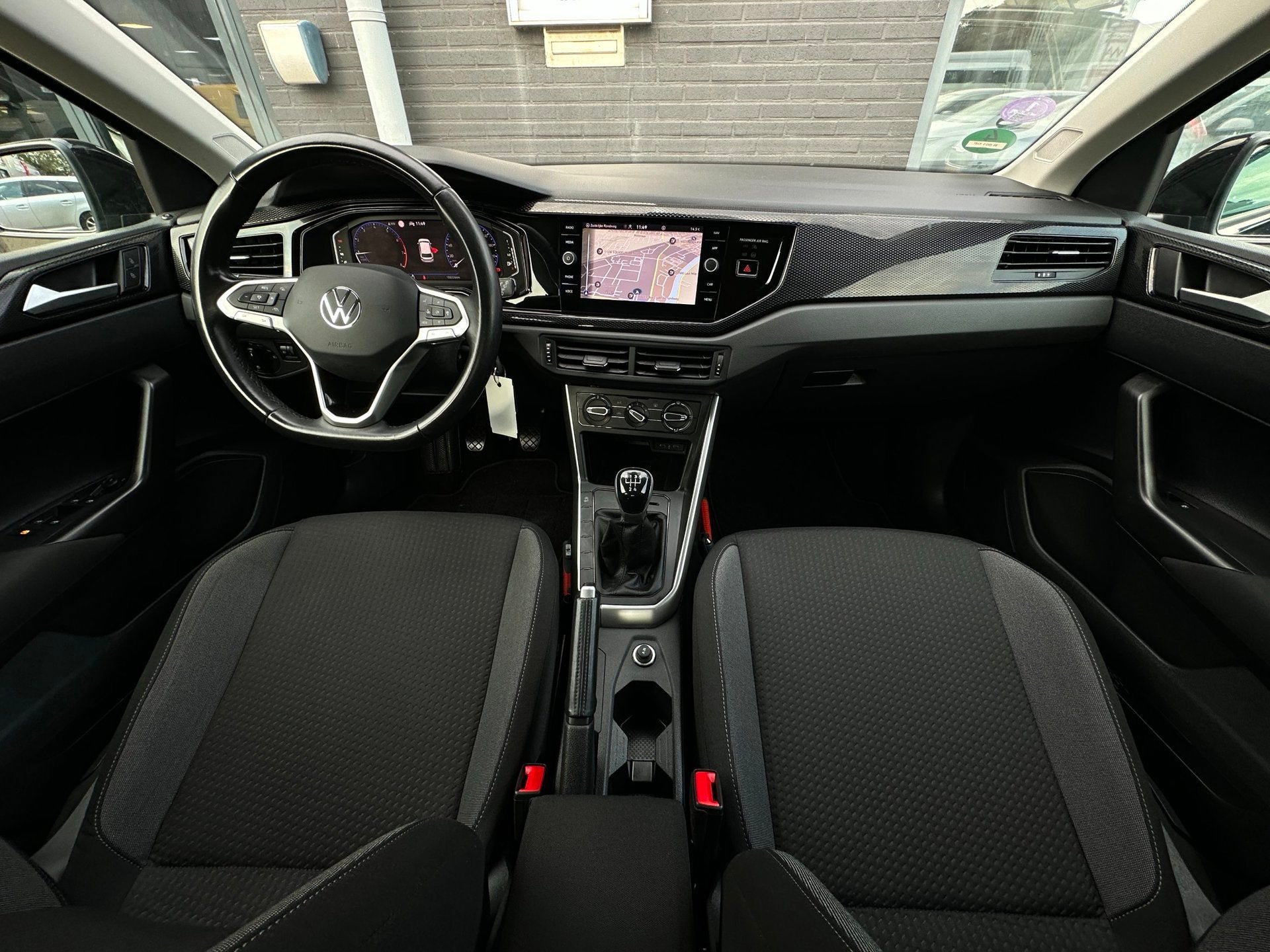 Volkswagen Polo 1.0 TSI Life/digitaal dashboard/NAVI/CARPLAY, Auto's, Voorwielaandrijving, Dealer onderhouden, Stof, Gebruikt
