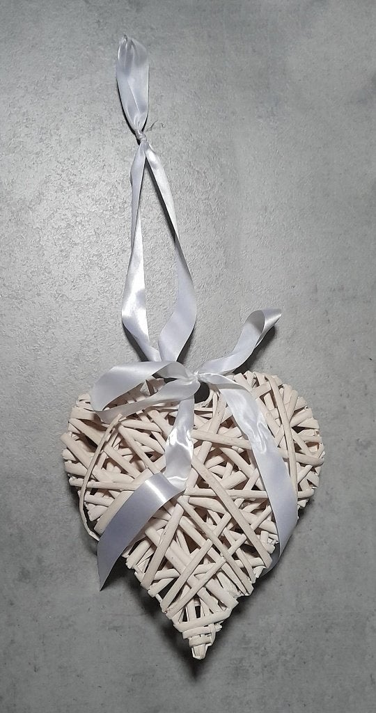 NIEUW rieten HART, wit satijnen strik / lint. 21 x 21,5 cm, Ophalen of Verzenden, Nieuw, Wit