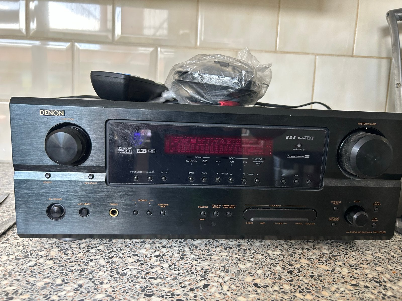 Denon AVR-2106 AV Receiver - powerknop knippert, Audio, Tv en Foto, Versterkers en Receivers, Ophalen, Denon, Niet werkend, 120 watt of meer