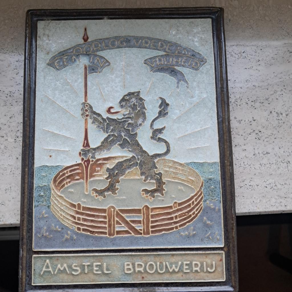 Amstel Brouwerij WO2 Tegel - Oorlog, Vrede, Vrijheid, Ophalen of Verzenden, Overige soorten, Nederland, Kunstobject