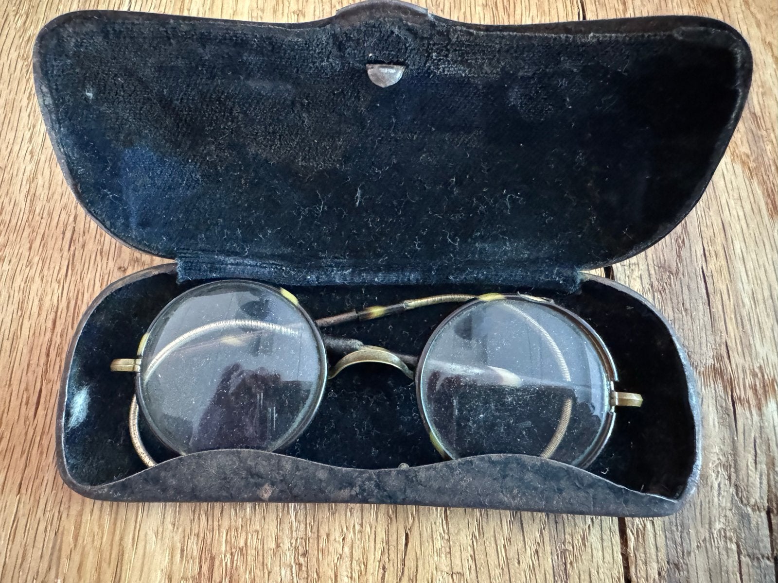 Vintage ronde bril met schildpadmontuur en etui, Overige merken, Gebruikt, Bruin, Ophalen of Verzenden