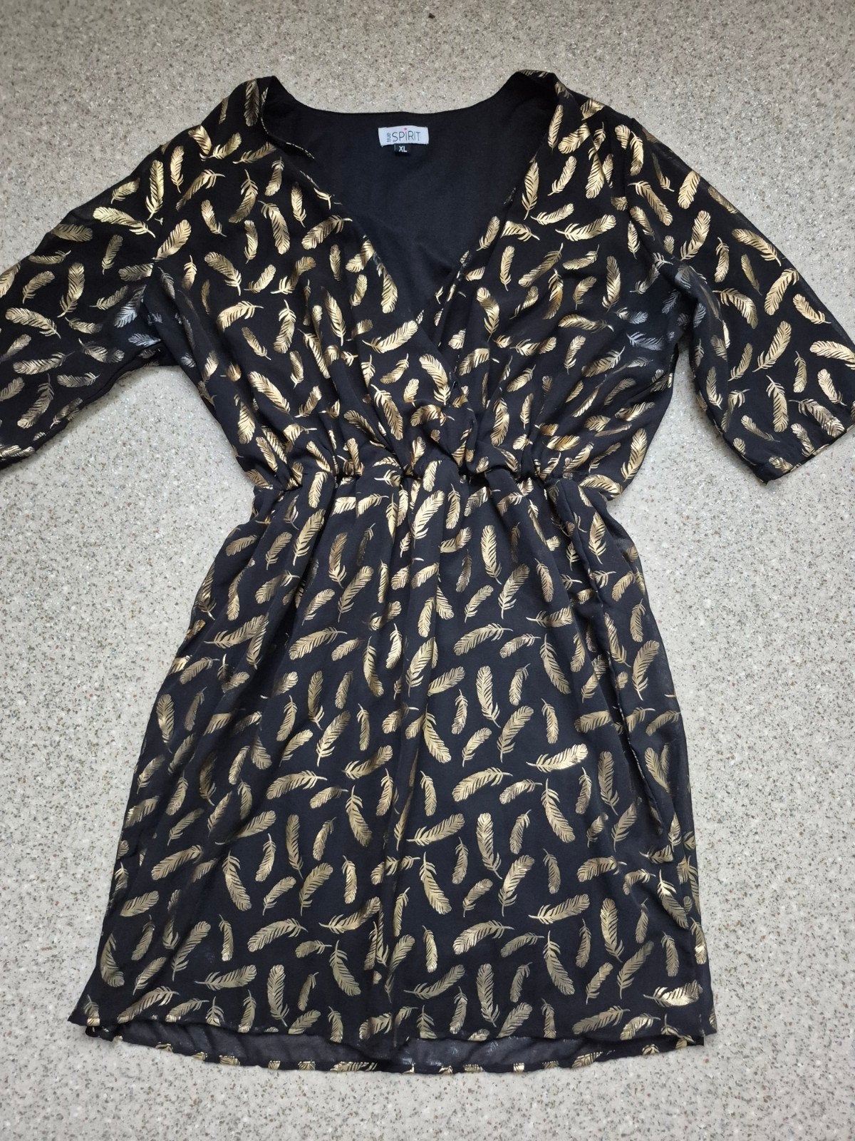 Zwarte jurk met gouden verenprint - Esprit, Kleding | Dames, Jurken, Zwart, Maat 46/48 (XL) of groter, Ophalen of Verzenden, Gedragen