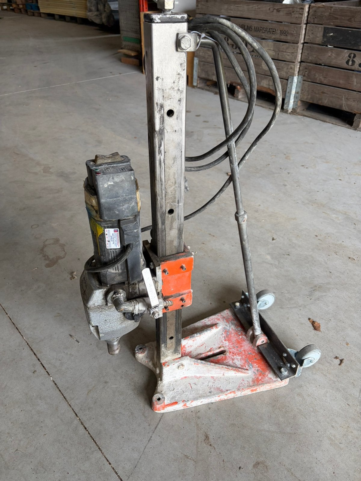 Kernboor / diamantboor machine met statief, Ophalen, Gebruikt
